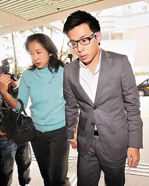 36岁霍启仁求婚成功,霍启刚郭晶晶乐开花,女网友:霍启山留给我