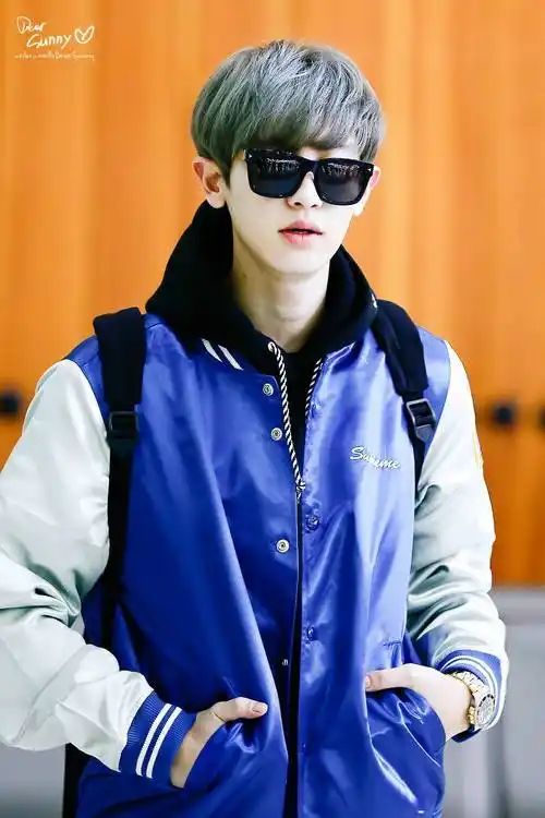 exo朴灿烈 眼镜都歪了 hhh