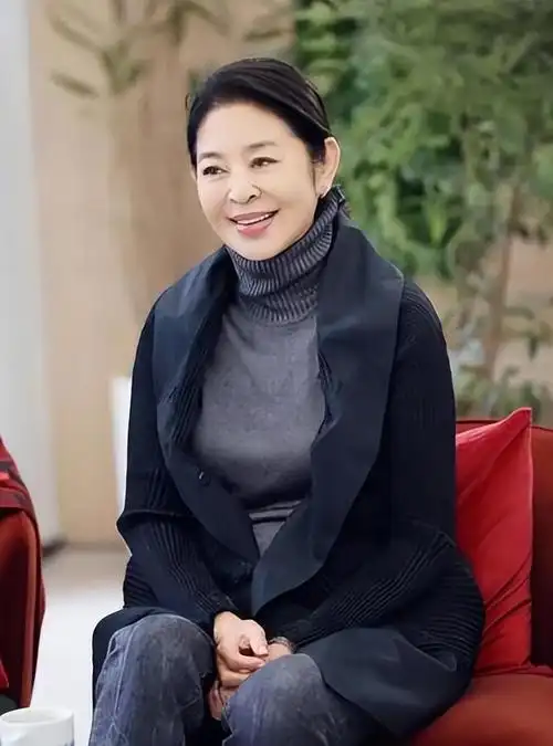 回顾王文澜与倪萍离婚弃生病儿子被骂18年今70岁一人生活