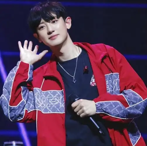 朴灿烈更新微博,仅4个字就飙上热搜榜第1,粉丝:我哥实火_腾讯新闻