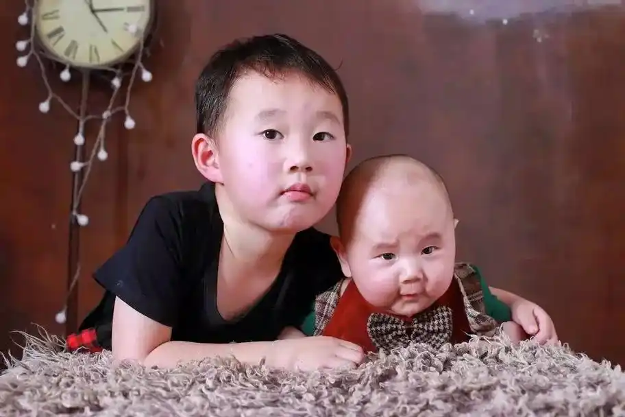 心烦,苦恼郁闷的时候就去一张一张的看你们两从小到大的所有照片 - 抖