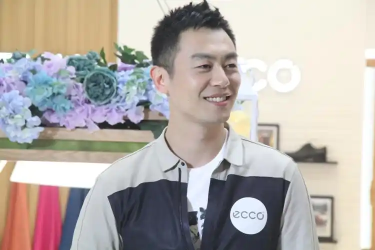 回顾朱亚文抛弃相恋七年的富家女转身爱上陈思诚女友结局如何