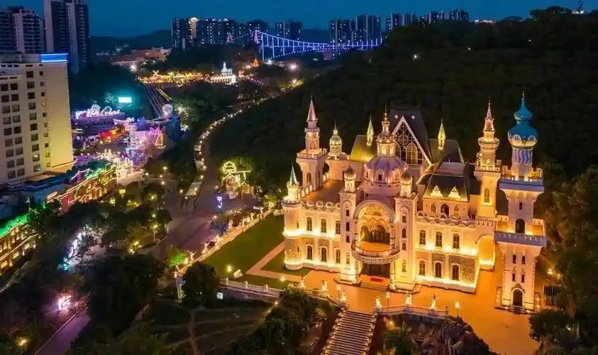 龙凤山庄开启夜游模式免费送票无人机表演梦幻光影艺术节非遗焰火秀