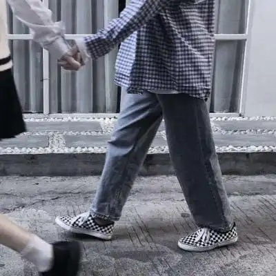 牵手情侣头像一前一后