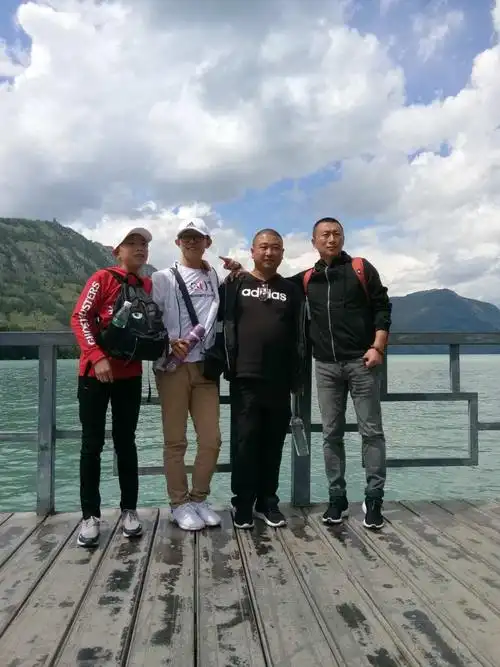 最后来张四人大合照