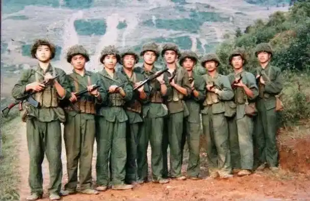 中越战争:他率部投降越军,回国后被判10年,出狱后说:无奈之举