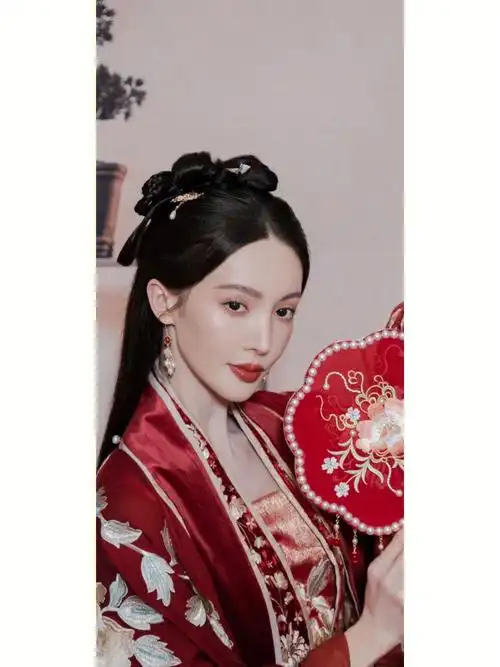 金晨红色古装服饰