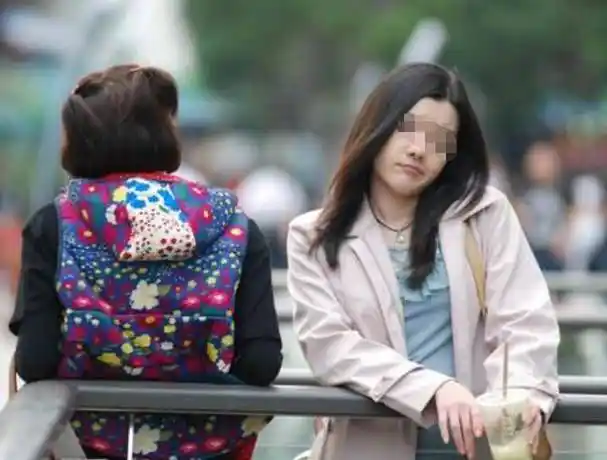 况且这个张俊豪嘴很甜,在李成荫以为自己和这个大帅哥也仅限于点头之