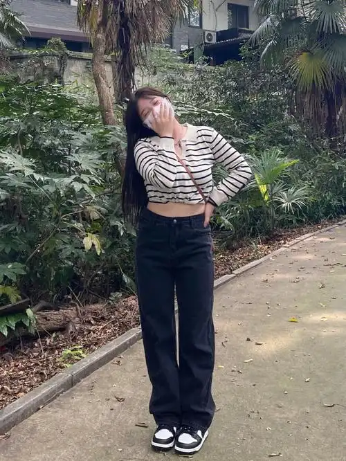 158cm128斤黑色直筒牛仔裤yyds显瘦