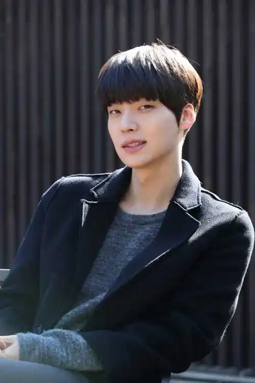 二十款韩国风格男生发型几乎涵盖所有韩式发型5