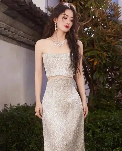 时尚红毯成"照妖镜",黄圣依显老,杨紫太普通,赵丽颖赢麻了_活动_时装