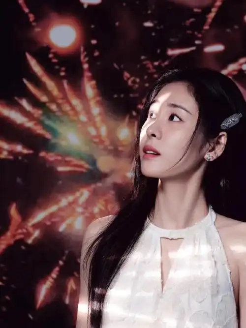 张碧晨在我眼前路演了#心很贵,要装最美的东西, 情绪很贵,要接触饶沣