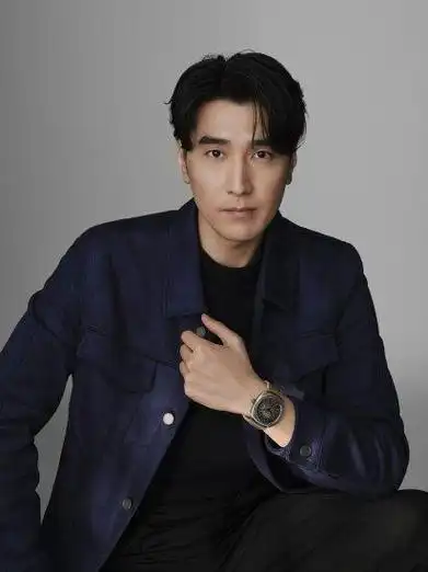 沛纳海品牌大使赵又廷焕新演绎radiomir镭得米尔系列八日动储腕表