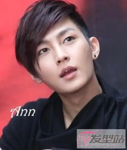 男生短发斜庞克发型帅气吸睛就是这么酷