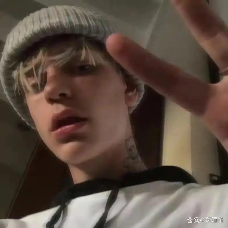 欧美头像ins高级质感男头