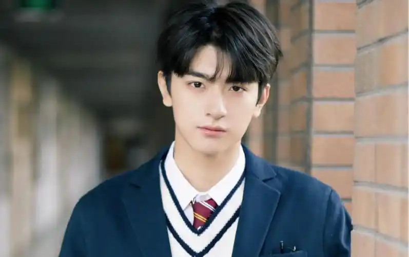 中国帅哥排行榜前十名(2023中国十大最帅男演员)