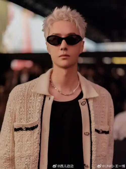 王一博巴黎看秀官方镜头##王一博内娱顶流标杆##王一博巴黎时字周