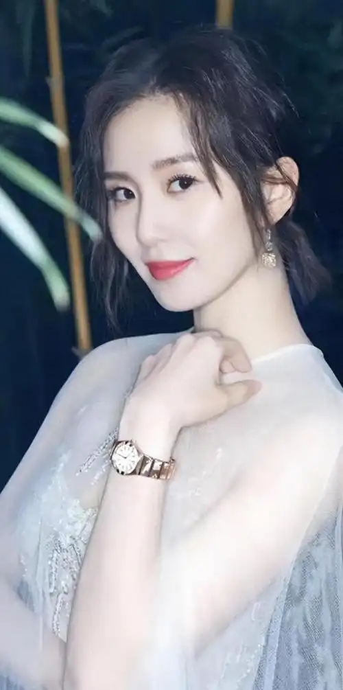 众所周知,娱乐圈中有着无数长相漂亮的明星.