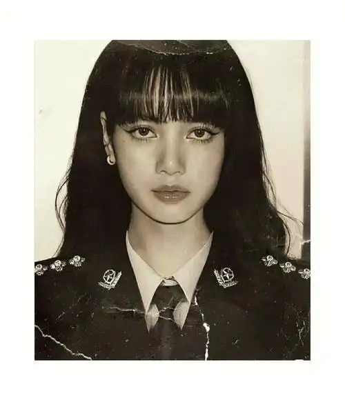 四闺女的证件照jisoo的超酷