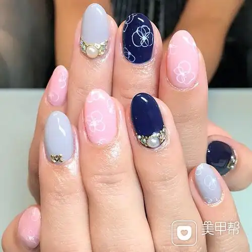 花朵彩色日式圆形美甲图片