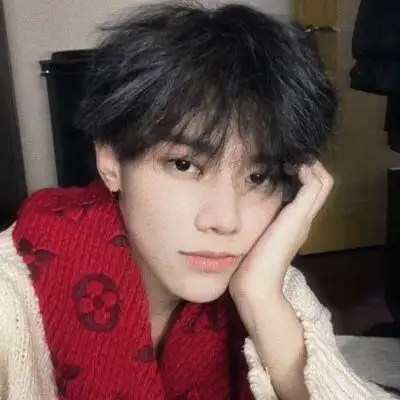 最火爆的网图男生帅气图片优质男生精选高冷微信头像大全