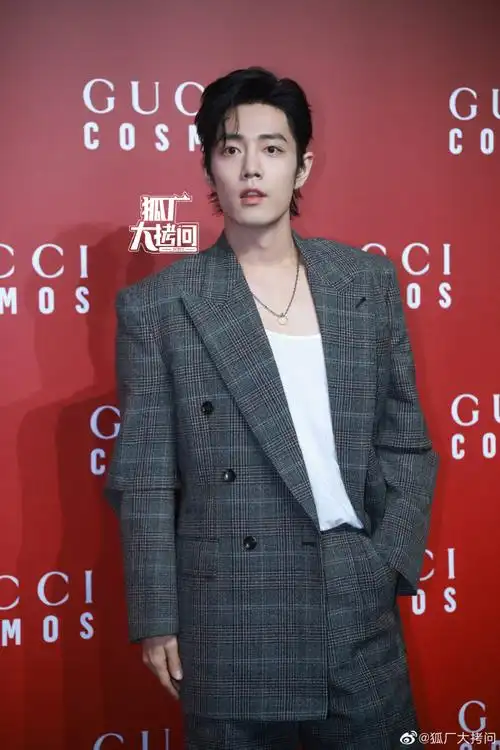 肖战大背头破洞西装造型##肖战大开口破洞裤##肖战覃头