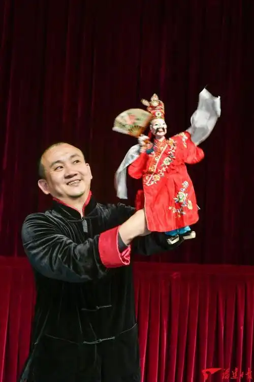 漳州布袋木偶戏传承国家非遗演绎指掌乾坤