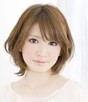 符合超大国字脸的女人短发发型 国字脸女人短头发造型(2)