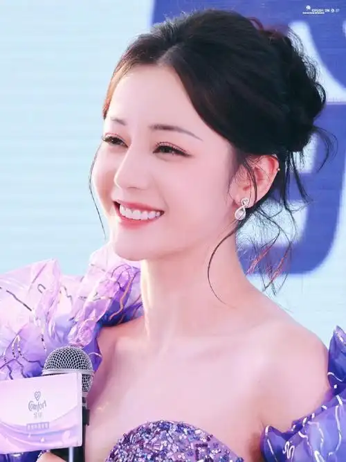 迪丽热巴利剑玫瑰