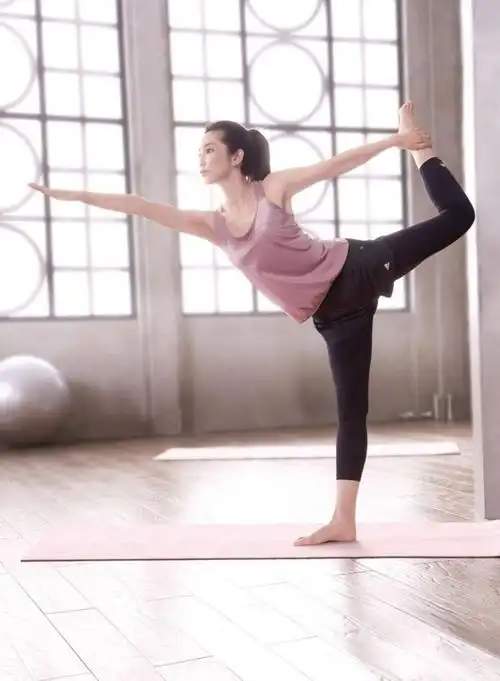 颜值身材双双在线的李冰冰,真的要奔五了?