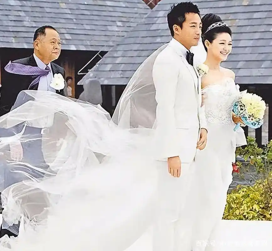 同是台湾媳妇,从大s和伊能静各自的婚礼开始,就能看出不同了