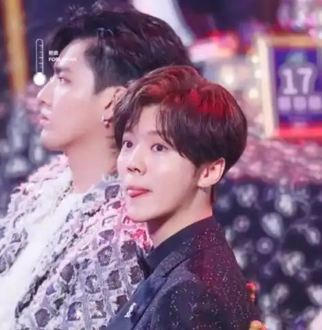 鹿晗吴亦凡同框,两大颜值代表对比一目了然,他因造型而败