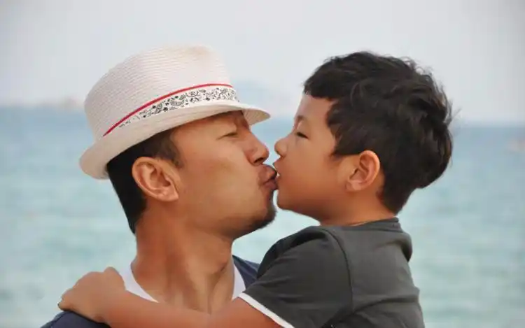 五对明星父子,五款互动模式,五样亲子风格