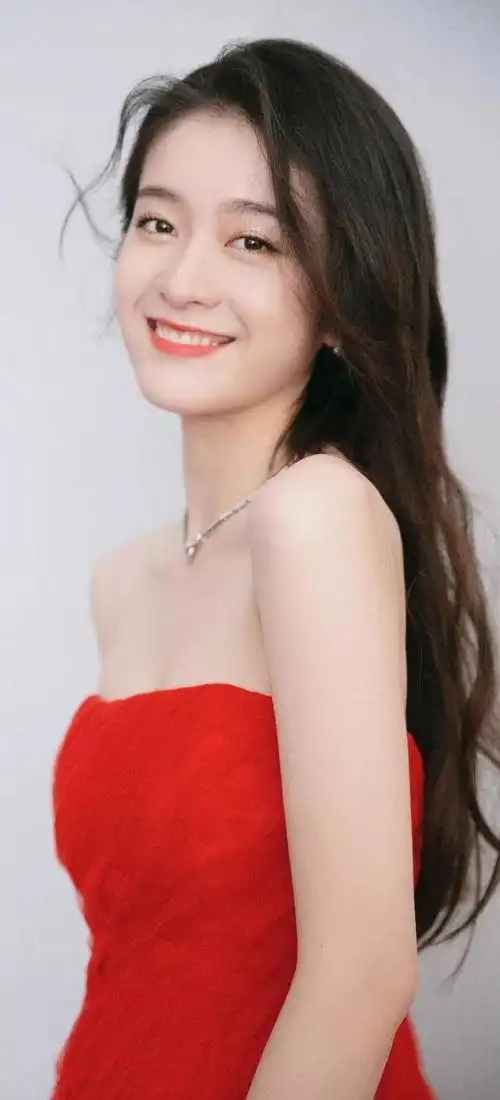 95后美女张雪迎高清壁纸写真,青春靓丽,窈窕曲线太迷人