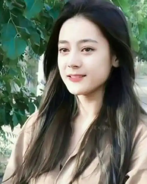 纯天然大美人迪丽热巴没有尴