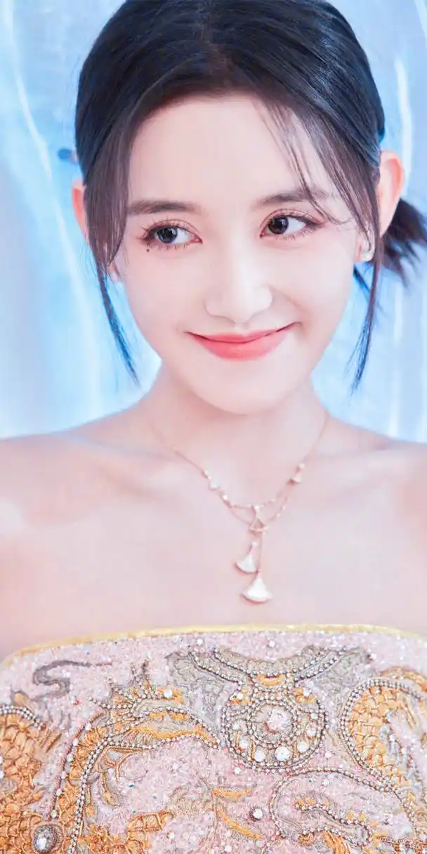 蒋依依,粉色少女感写真壁纸图集