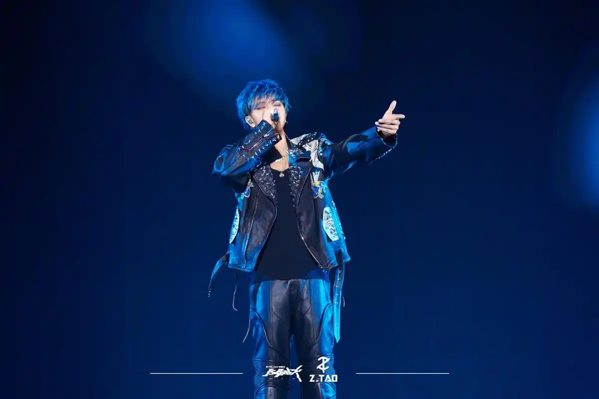 一袭白衣,经典串烧致敬salute 深情款款,切换浪漫情歌z.tao @黄子韬