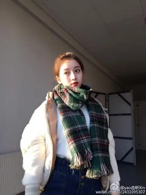 学霸女神18岁中戏校花刘垚昕海量写真