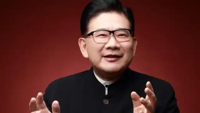 曹可凡错过一个佩贞跑掉一个佩贞深情之人俞振飞情路曲折