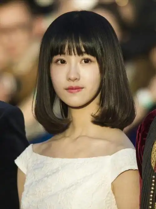 清纯艺人陈都灵