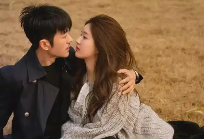 赵露思男友曝光晒美照疑映出男人身影后秒删杨洋林雨申遭躺枪