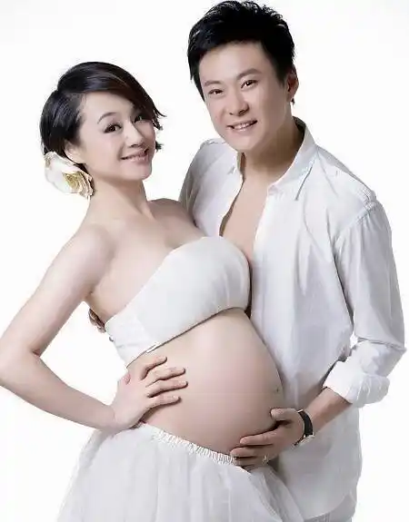 你最美!盘点明星妈妈们拍过的孕肚写真