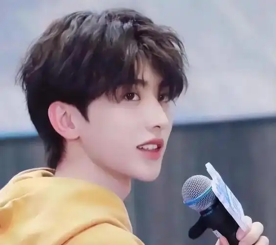 24岁蔡徐坤致女生怀孕其母让堕胎录音细节曝光话里话外太无情