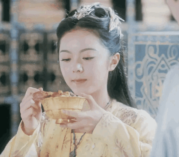 玲珑:赵今麦演技靠吃,袁弘出彩成海王,与蔡文静配对有点违和