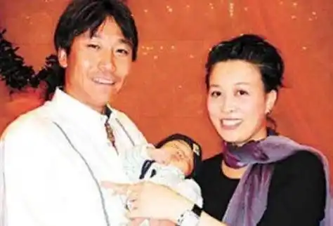 原创那英前夫近照曝光没想到与现任是好兄弟网友那英不尴尬吗