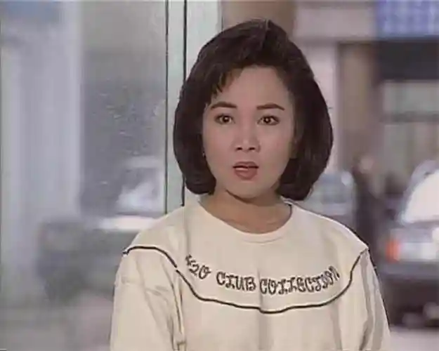 在千万个自我牺牲的理由中,最愚蠢的一个,就是为了爱情牺牲事业.