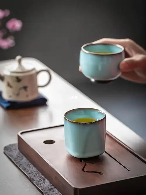 一个高颜值的主人杯官窑铜钱品茗杯