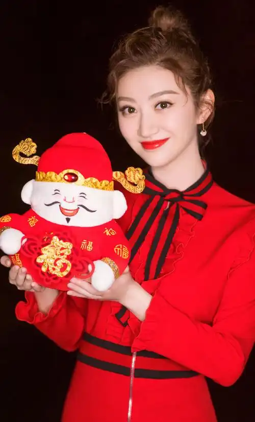 景甜春晚超美红裙写真高清图片