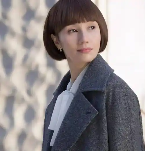 靳东搭档过的6位女演员,王鸥只能排第三,第一是崇拜他的师妹_女明星