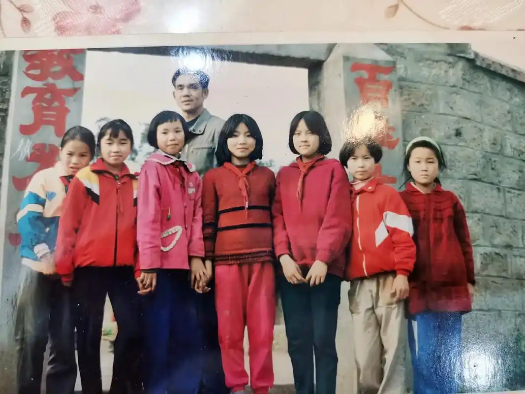 再也回不去的美好时光#学生时代 #老照片  - 抖音